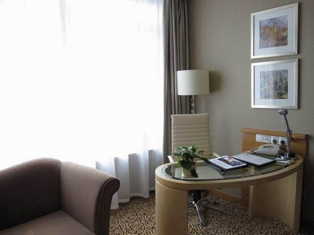 Glarun Jinling Hotel Nanking Buitenkant foto
