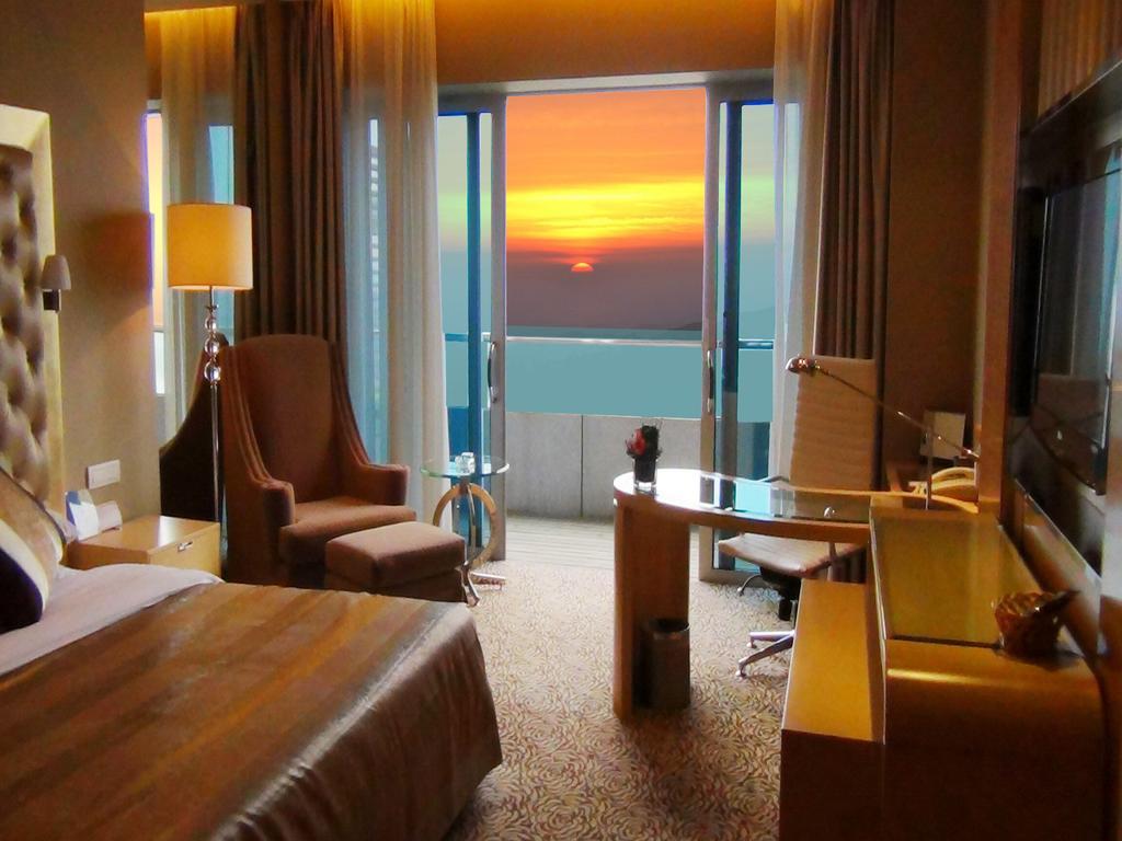 Glarun Jinling Hotel Nanking Buitenkant foto