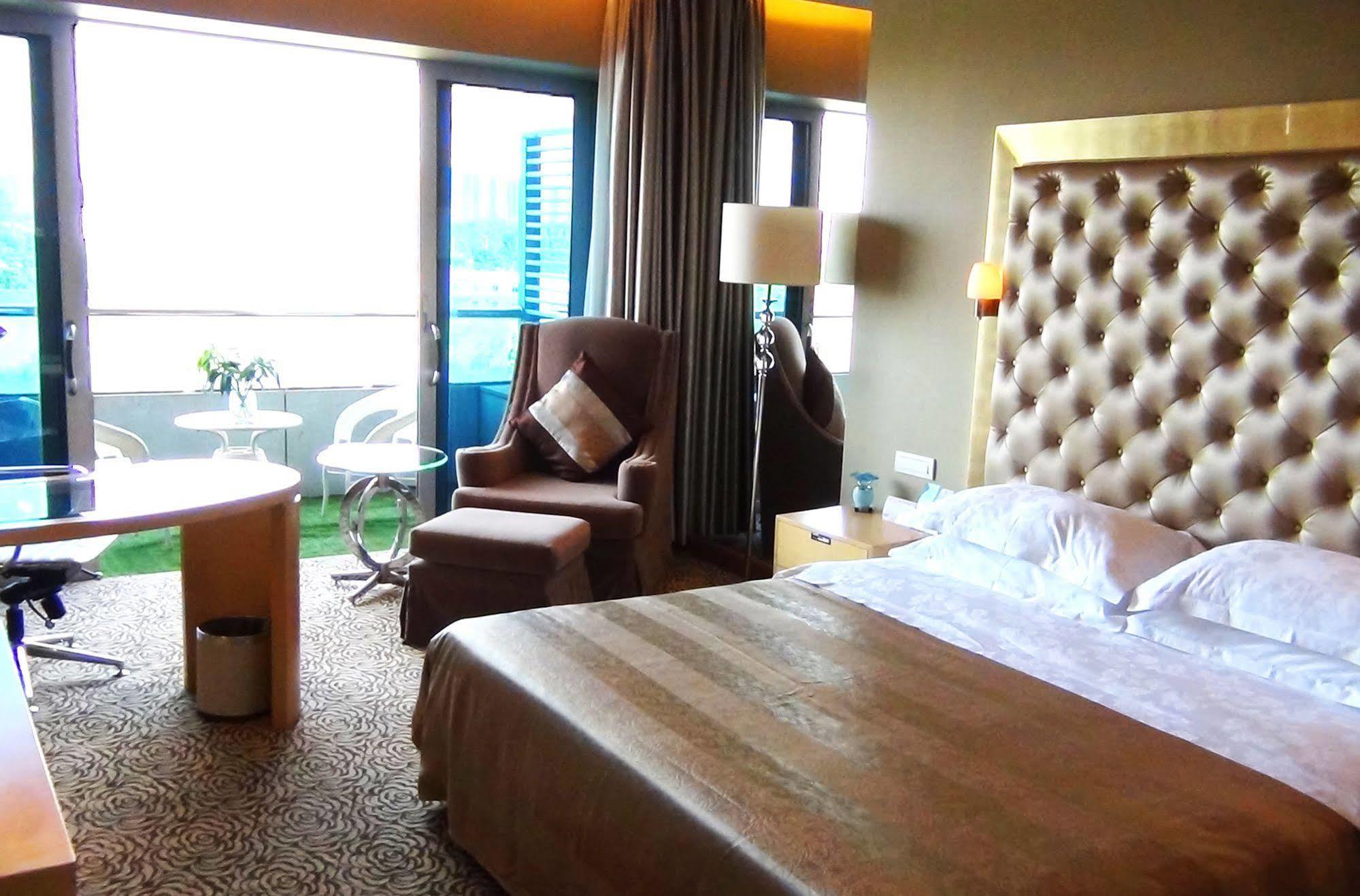 Glarun Jinling Hotel Nanking Buitenkant foto