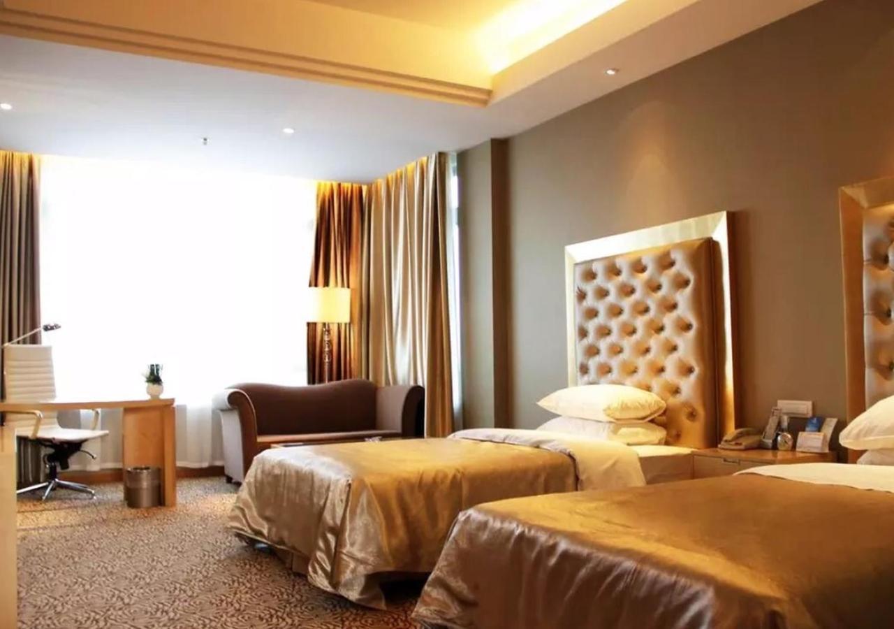 Glarun Jinling Hotel Nanking Buitenkant foto